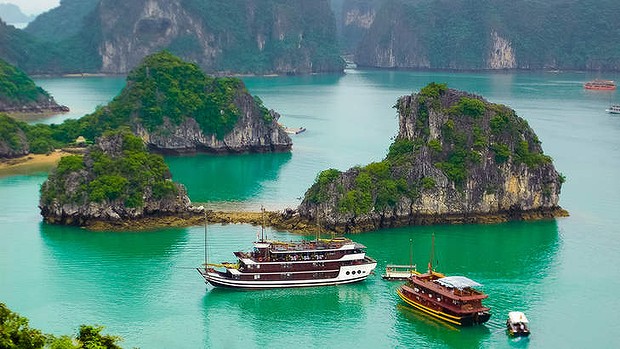 Du Lịch Hạ Long Trong Ngày, thăm vịnh bằng Tàu Sắt, ô tô đi Cao Tốc, chất lượng quốc tế.